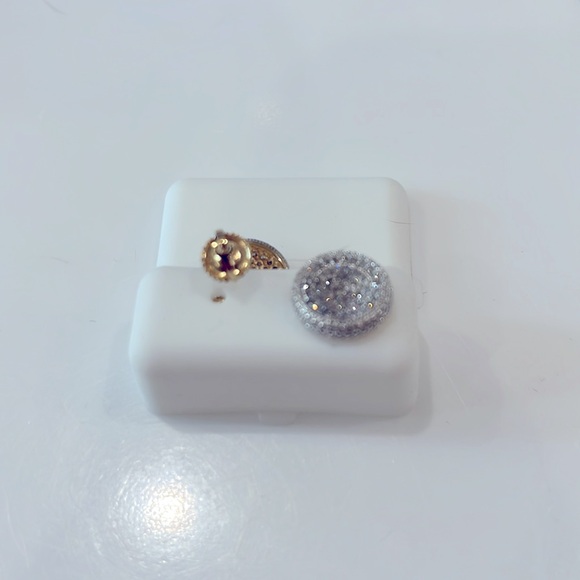 D&D DESIGNER 14kt STAMPED 925 SCREW BACK 1/8 ctw Disc Shape Round Diamond STUDS - Picture 2 of 3